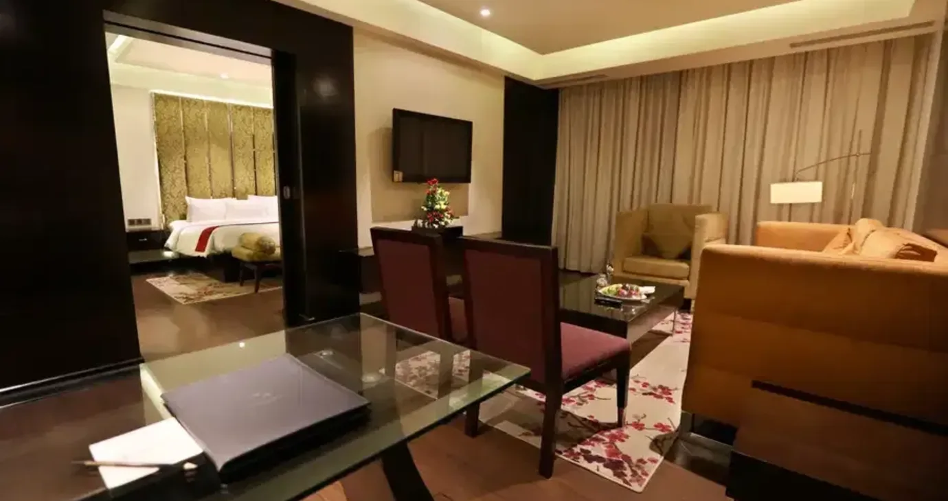 Suite King Room with Bathtub