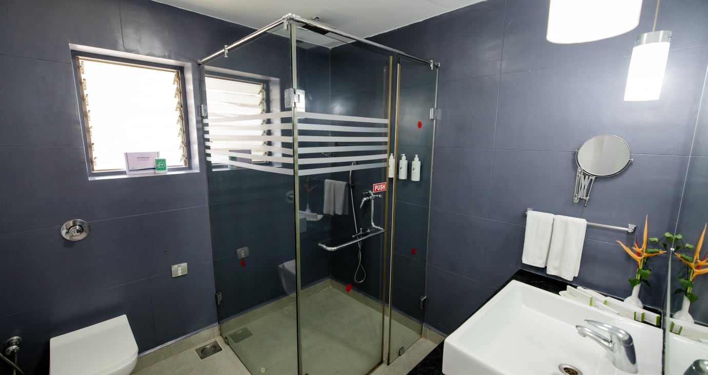 Luxury Garden View Suite
