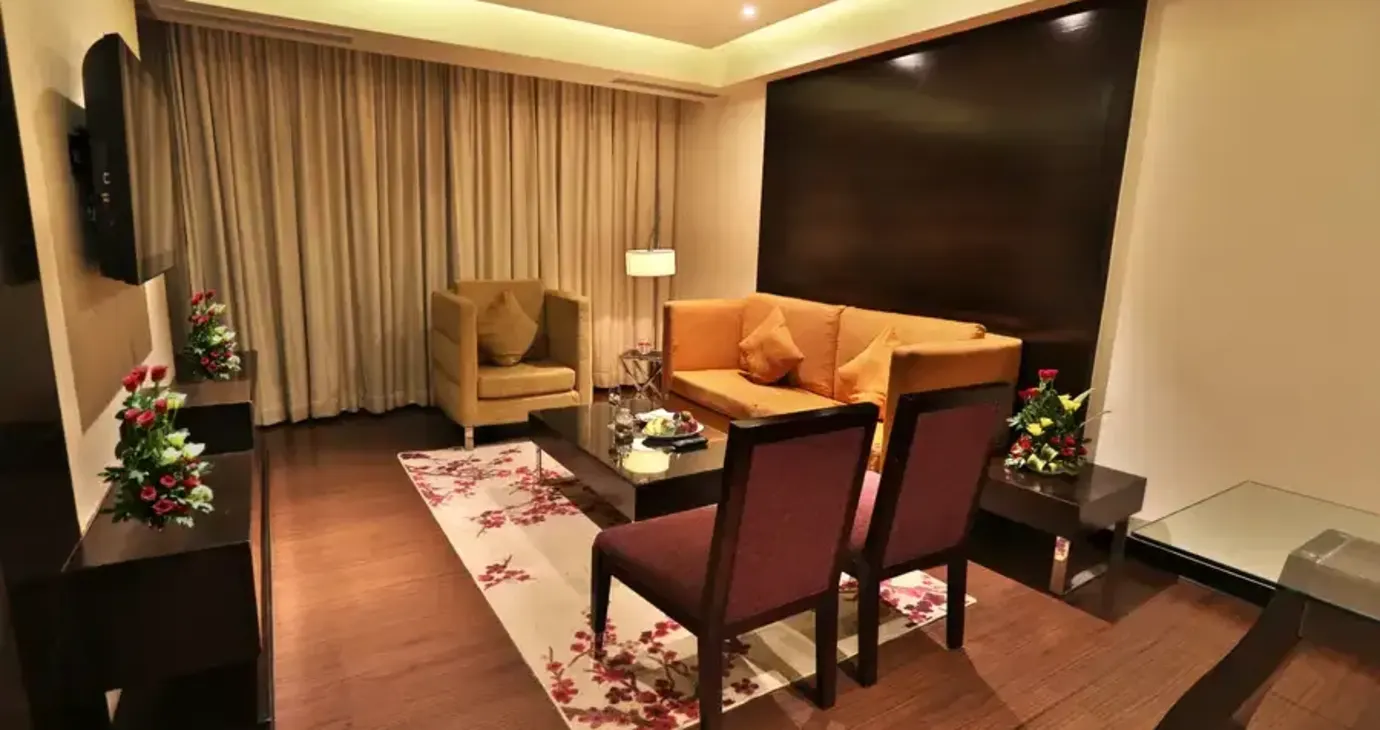 Suite King Room with Bathtub