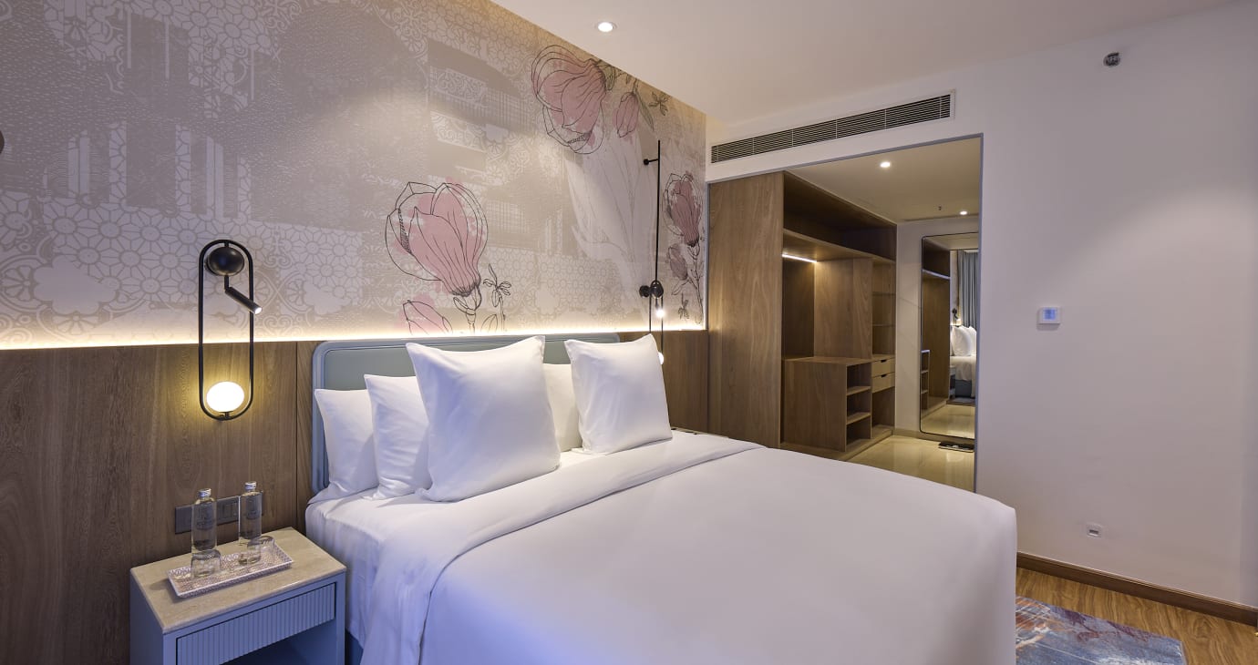 Lifestyle Hotel Near Mumbai Airport T2 | Rooftop Pool & Runway Views