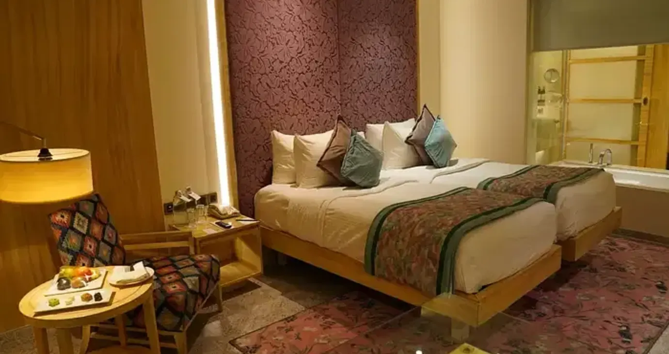 Premium Twin Front View with Bath Tub