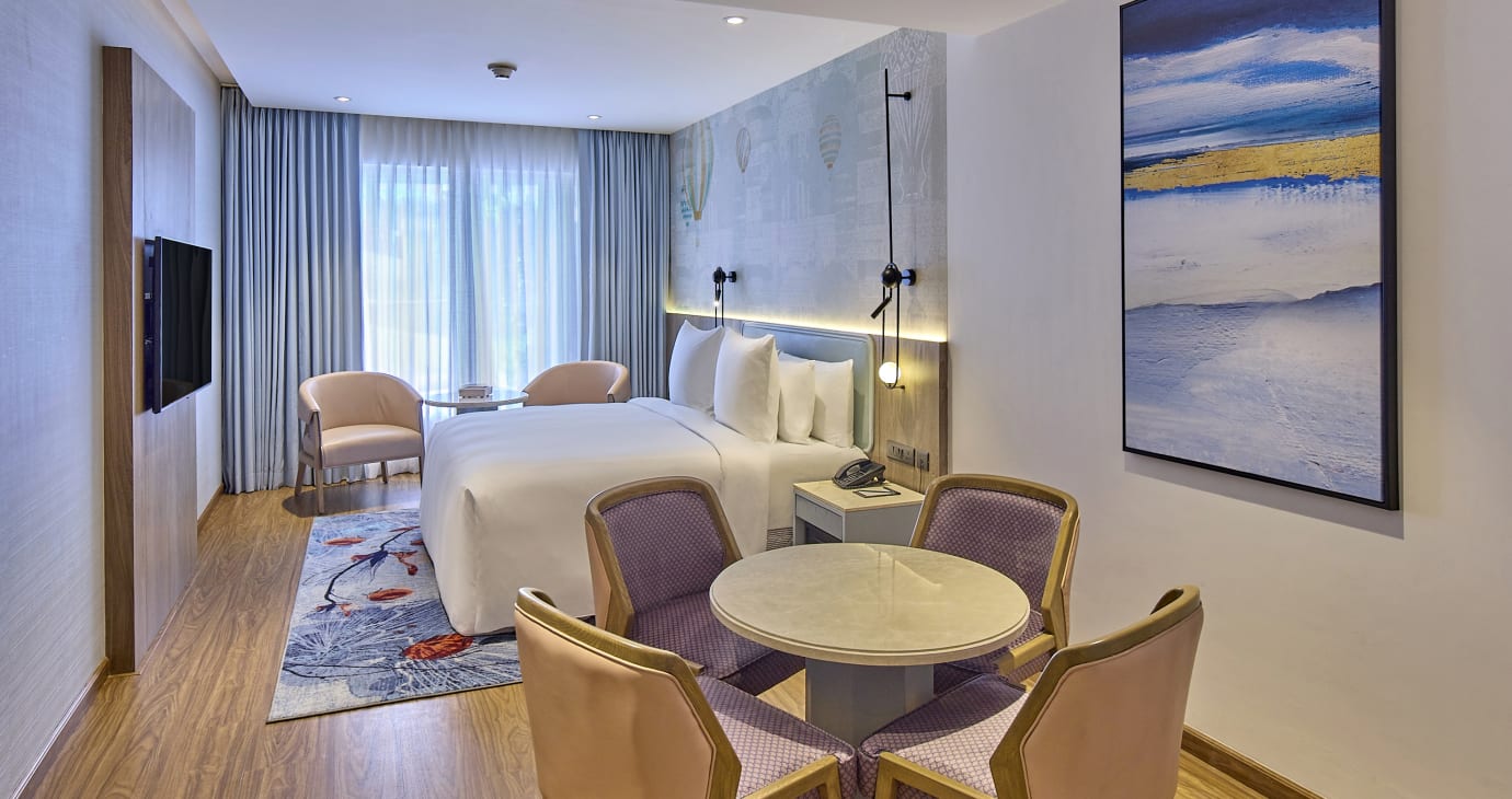 Lifestyle Hotel Near Mumbai Airport T2 | Rooftop Pool & Runway Views