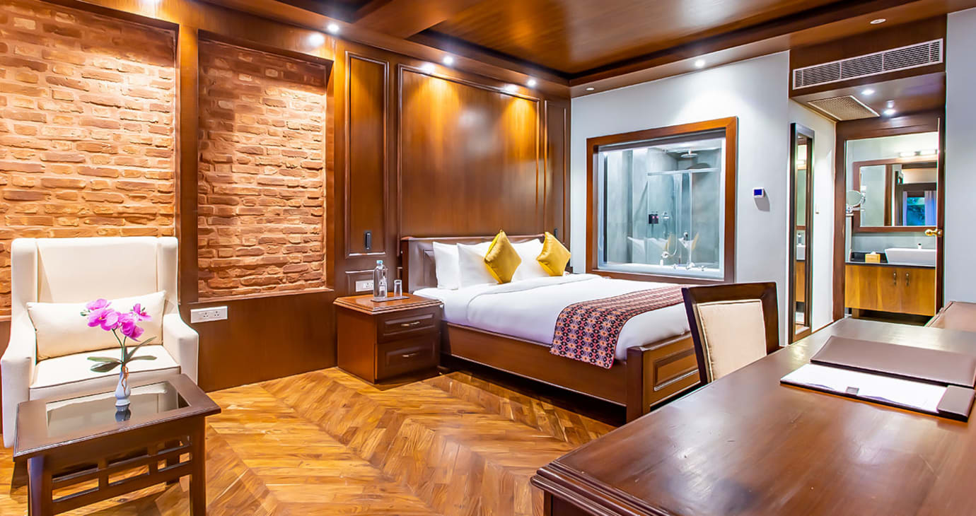 Plunge Pool Suite Room With Balcony