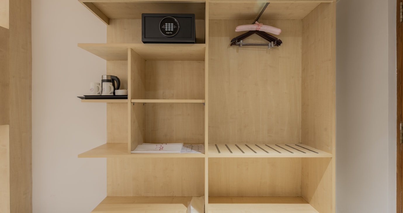 Executive Twin Bed Room