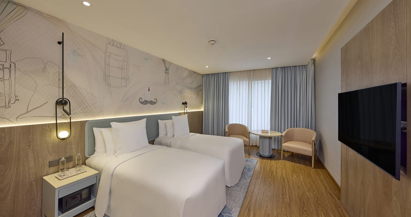 Lifestyle Hotel Near Mumbai Airport T2 | Rooftop Pool & Runway Views
