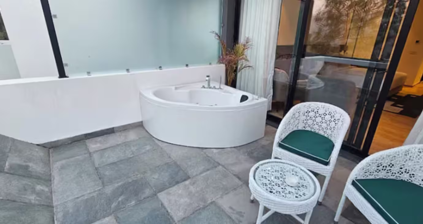 Bergenia Room With Private Balcony