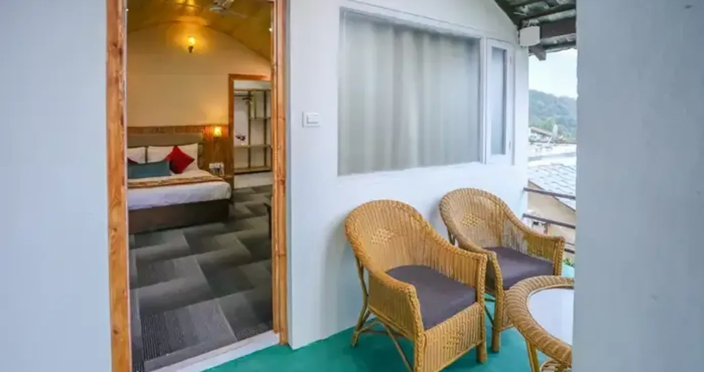 Private Cottage With Balcony
