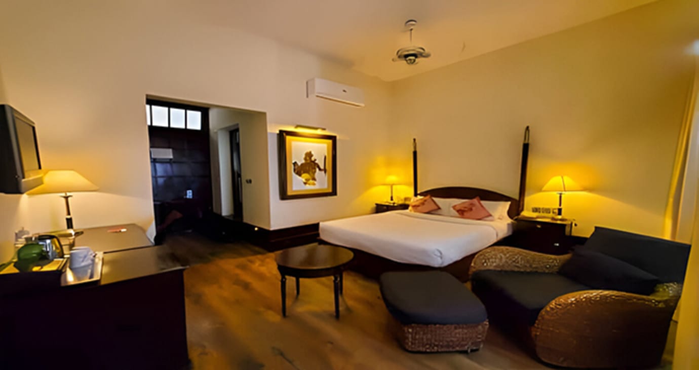 Regal Queen Garden View Room with Balcony