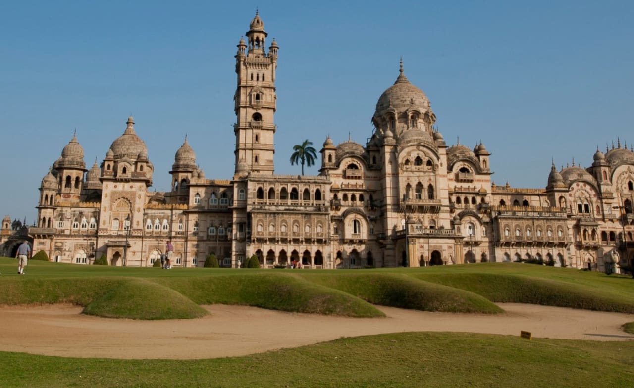 Royal Orchid Central, Vadodara