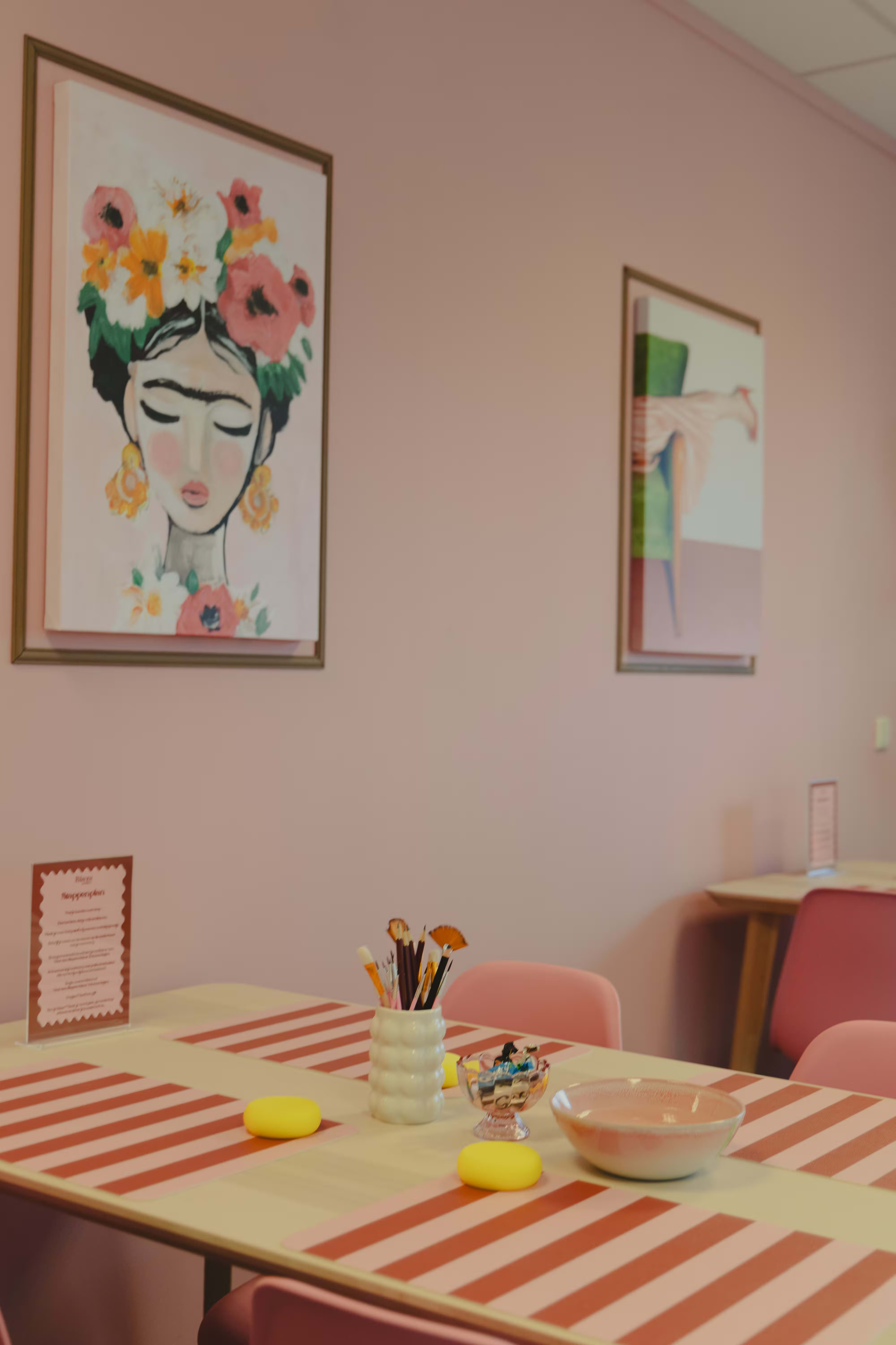 Workshop deelnemers keramiek schilderen bij Blaze Creative