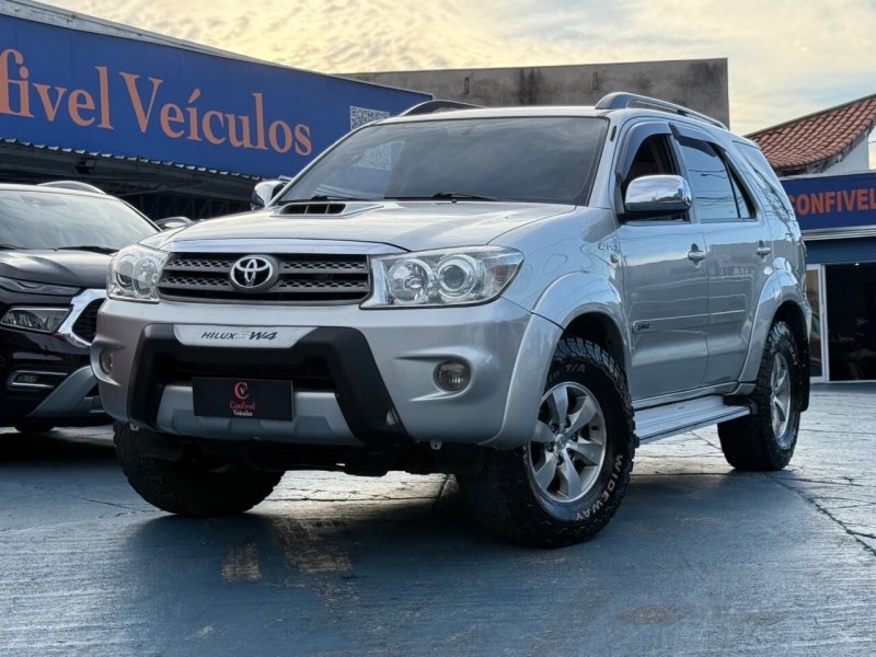 HILUX SW4 SRV 3.0 DIESEL 2009 7 LUGARES
