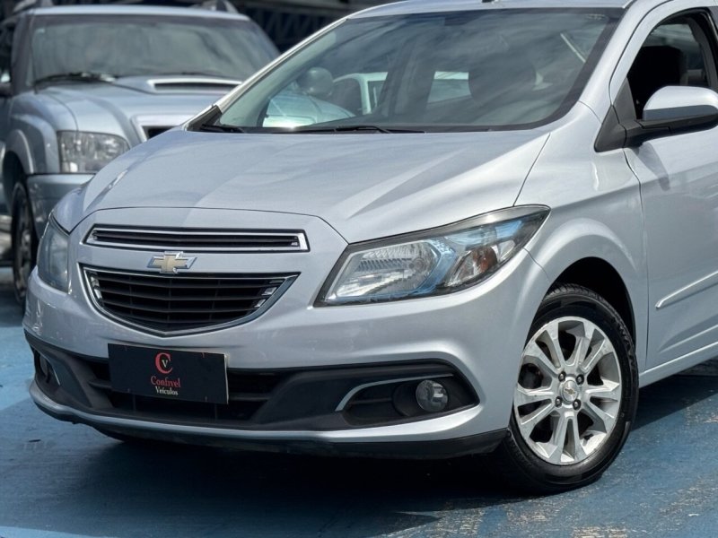 PRISMA LT 1.4 2014 AUTOMÁTICO
