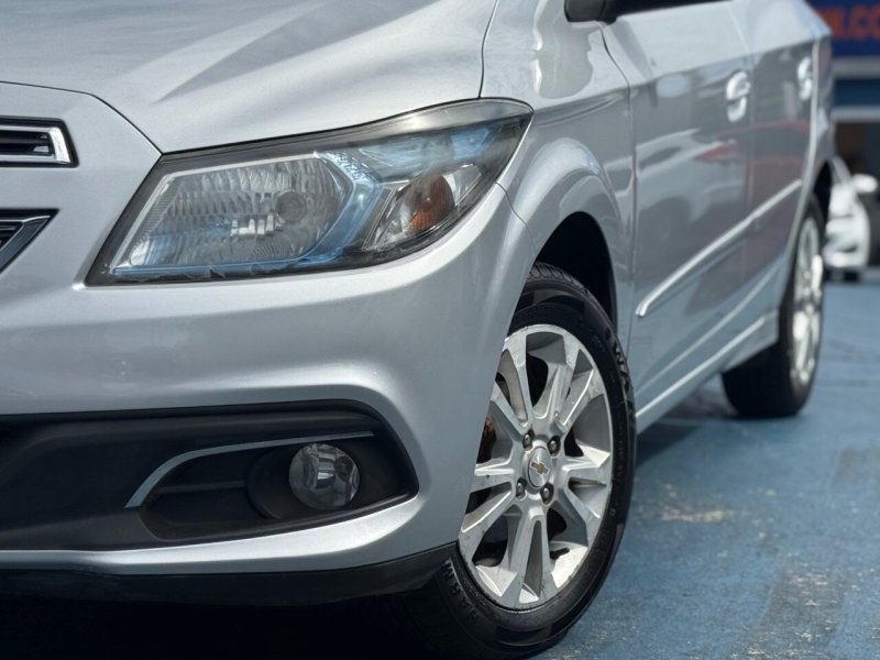 PRISMA LT 1.4 2014 AUTOMÁTICO