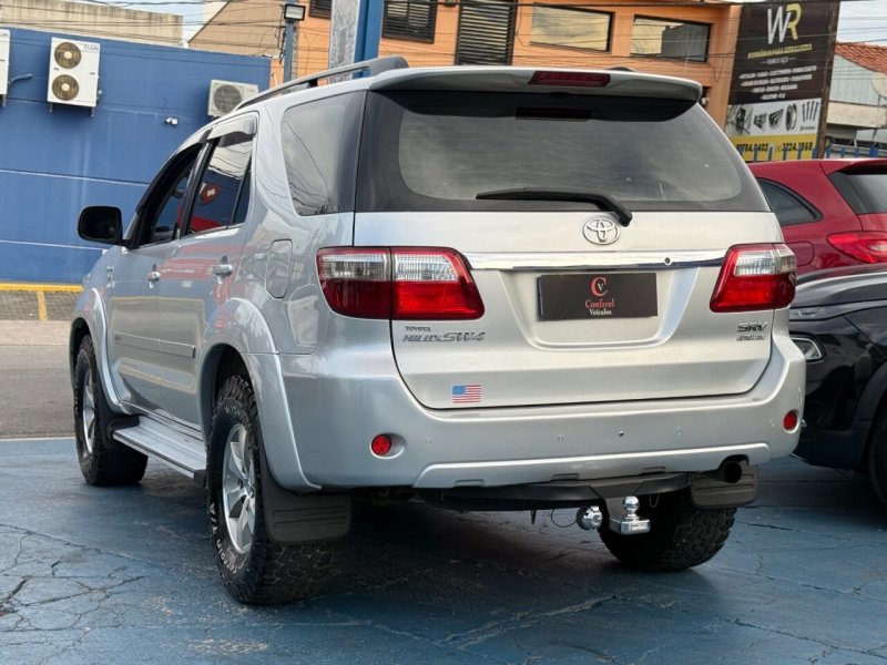 HILUX SW4 SRV 3.0 DIESEL 2009 7 LUGARES