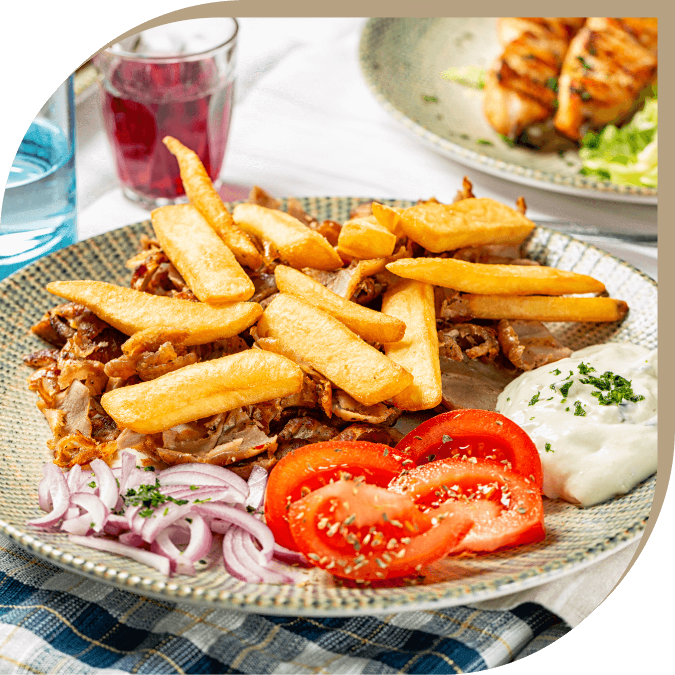 Gyros greco con patatine, strategia visual marketing e shooting fotografico per ristorante.