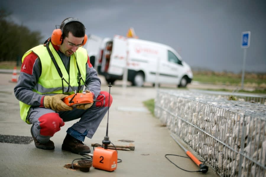 fuite enterrée, recherche acoustique de fuite d'eau , méthode non destructive