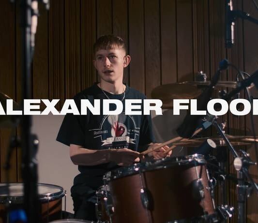 Going. | ALEXANDER FLOOD | Scena MONK - Scena MONK