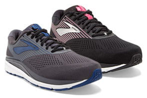 overpronation running shoes brooks