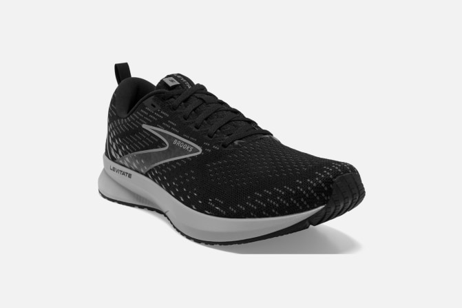 white brooks trainers