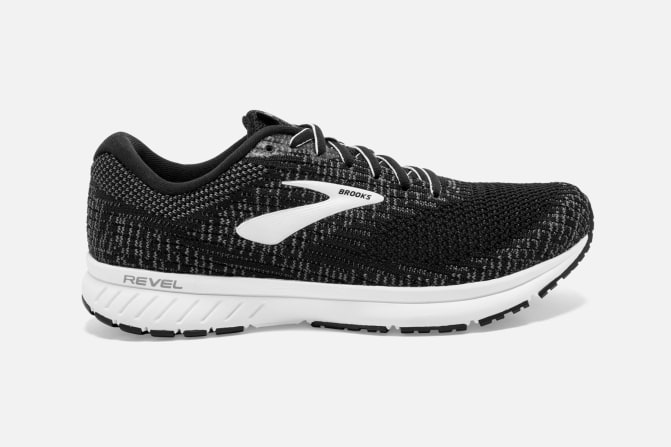 brooks revel women's black