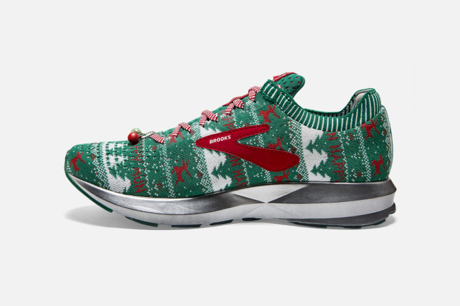 brooks levitate christmas shoe