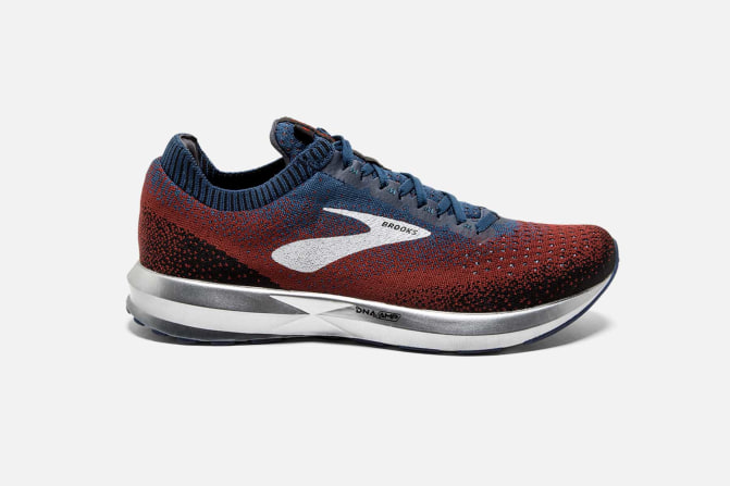 brooks levitate trainers