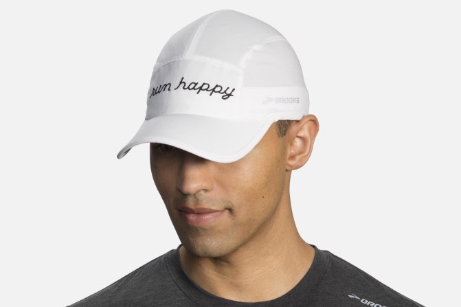 brooks run happy sherpa hat