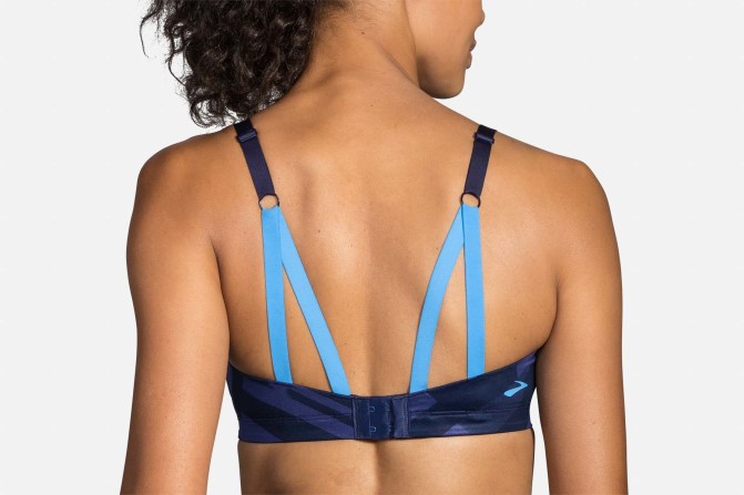 brooks fineform sports bra