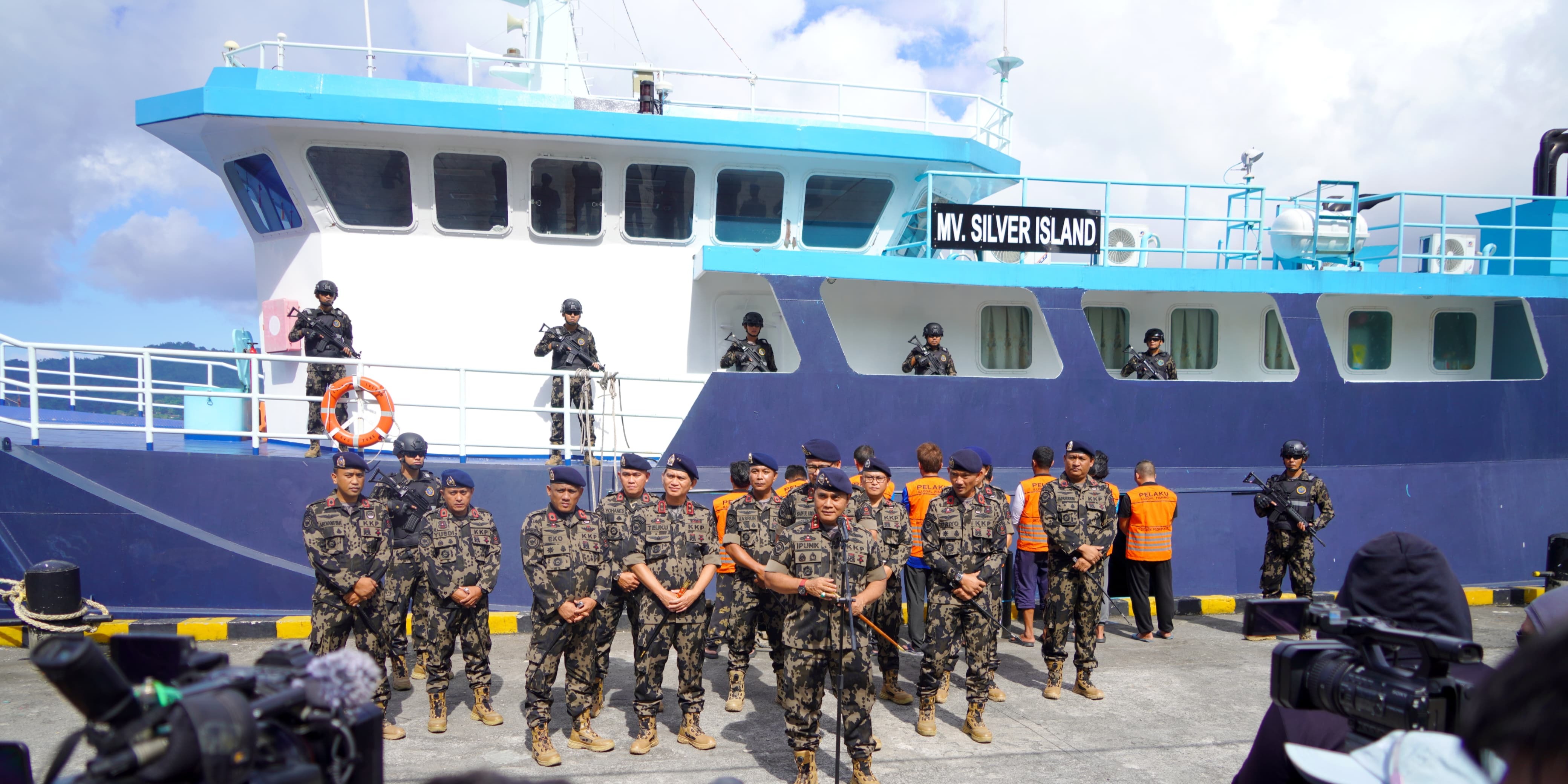 KKP Seizes Foreign Vessel Carrying 12 Tons of Illegally Caught Napoleon Fish
