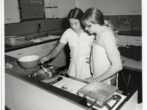Cooking in an Exploratory Classroom at Blow School
