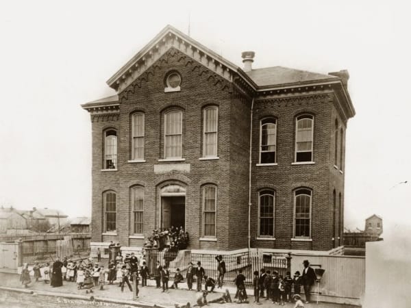 Des Peres School
