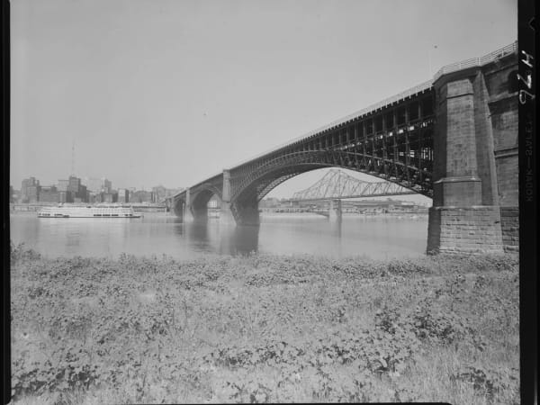 Eads Bridge with the Admiral