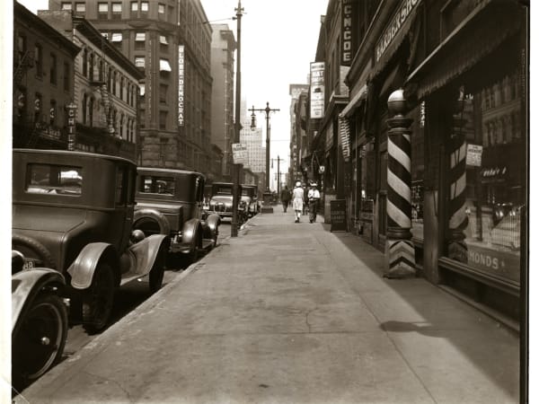 Sixth Looking West Toward Pine. Globe-Democrat Building on Left.