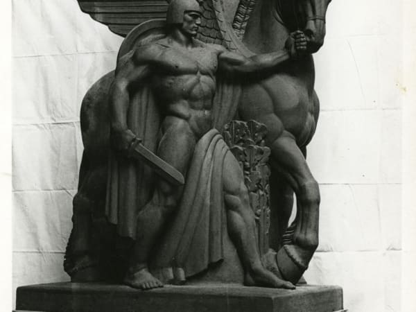 Statues at Soldiers Memorial