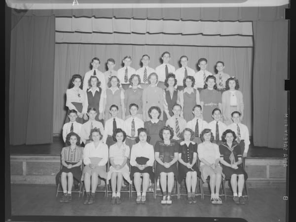 Laclede School: Graduates - January 1943