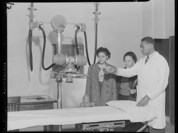 Homer Phillips Hospital Program: Students Visiting