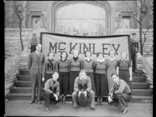 McKinley High School: Cheerleaders' Club