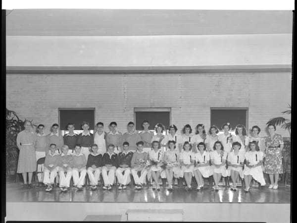 Roe School: Graduates - June 1942