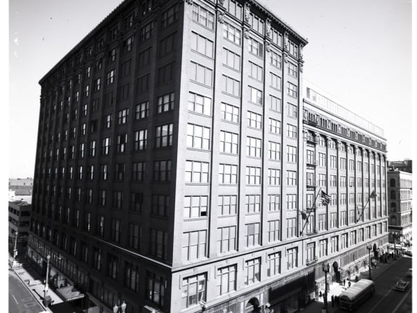 Exterior view of Stix, Baer, & Fuller Store at 601 Washington Avenue