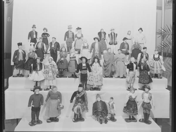Riddick School: Dolls