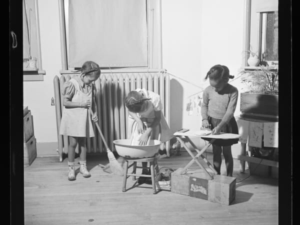 Riddick School: Kindergarten Children Play Work