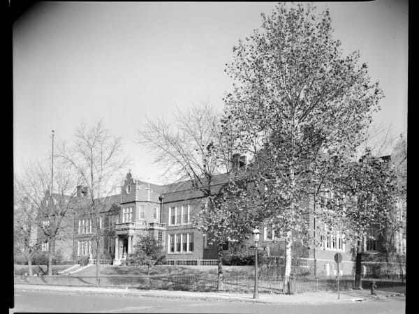 Cote Brilliante School: School Building
