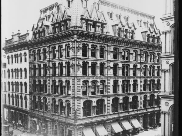 Singer Building (Broadway and Locust): Singer Manufacturing Company Building, Broadway and Locust