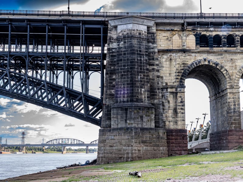 Eads Bridge