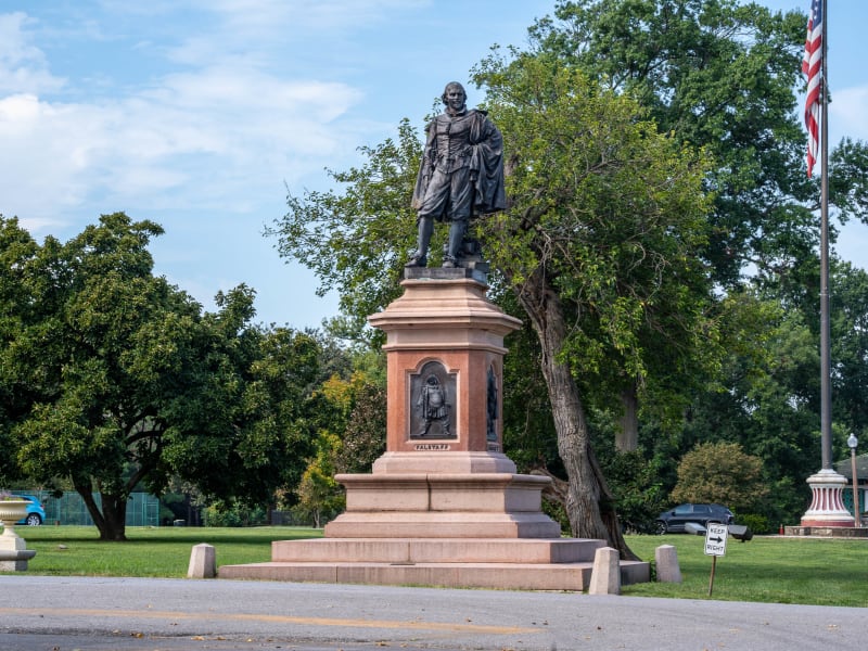 William Shakespeare Statue