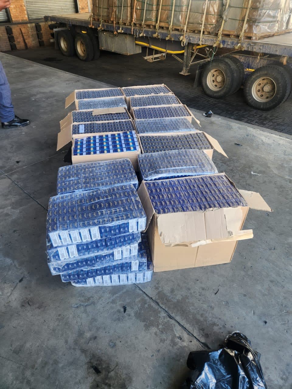 Photo:BMA intercepts illicit cigarettes at Beitbridge border post – South African Daily