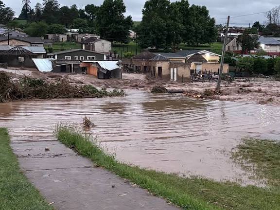 Photo:Rescue teams scramble in new Hanover as flood recovery intensifies amid rain warnings – South African Daily