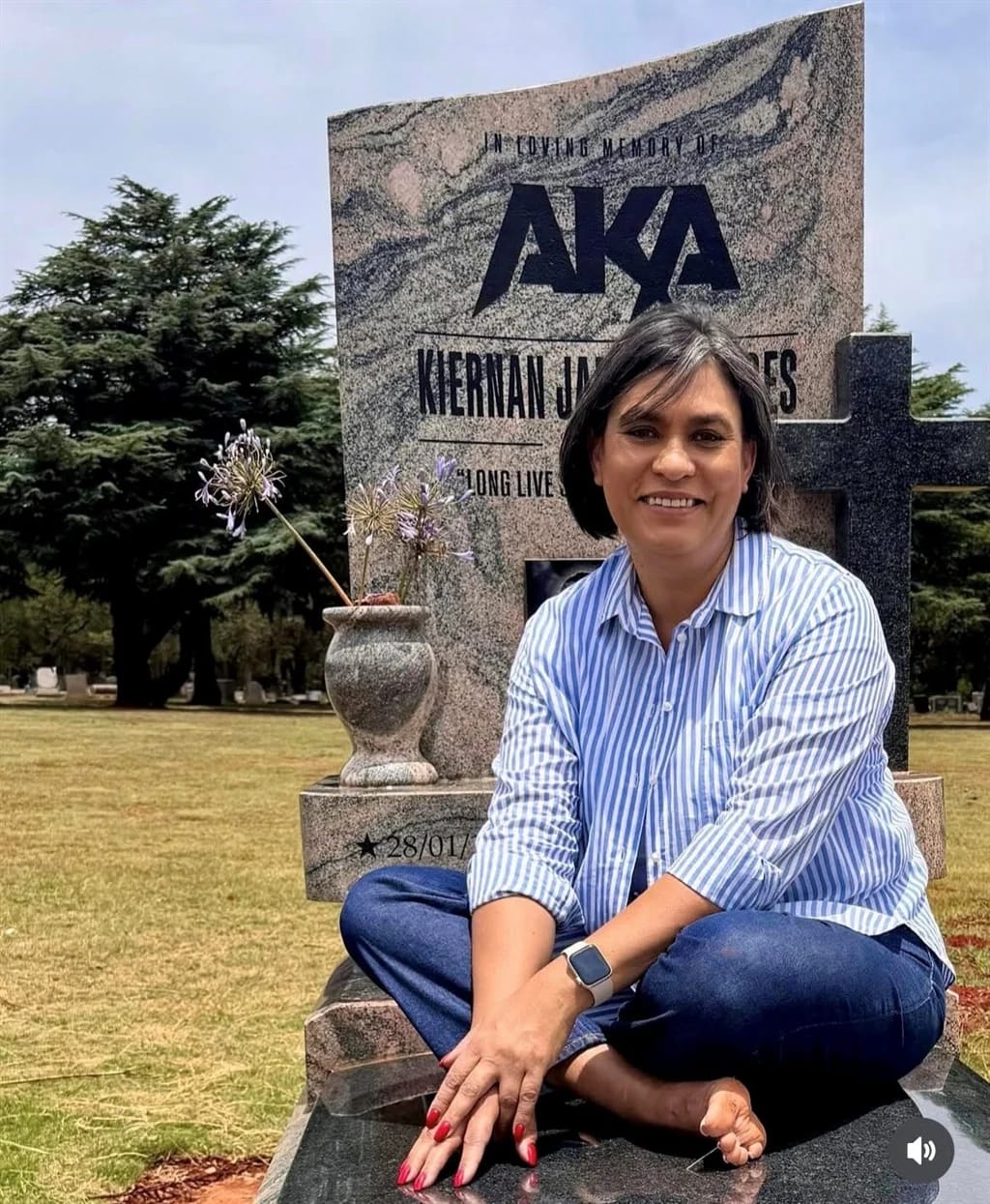 Photo:Lynn Forbes thanks Prosecutors as AKA murder trial opens: “My heart Is heavy, but I trust the process” – South African Daily