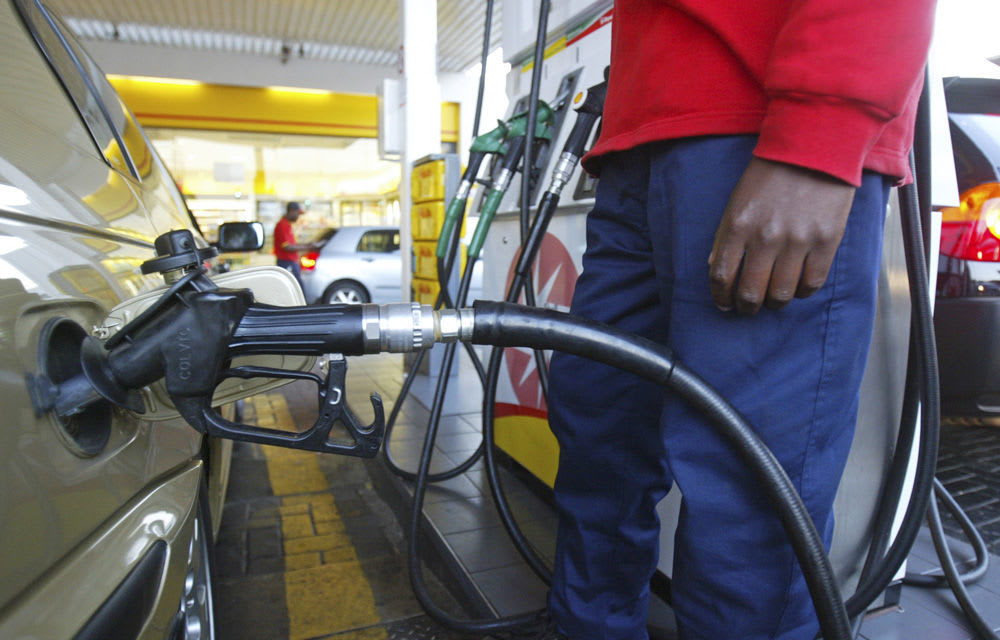 Photo:Petrol attendant accused of siphoning nearly R500k from motorists– South African Daily”