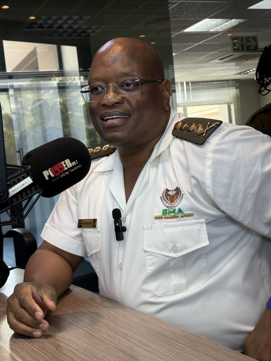 Photo:Major crackdown on illicit goods at Beitbridge as festive operations ramp up– South African Daily”